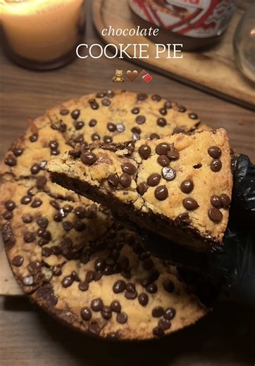 Easy Chocolate Stuffed Cookie Pie Recipe