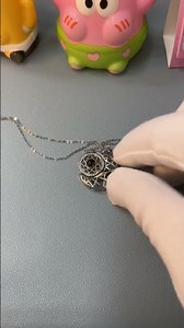 New type of ladies locket with many designs