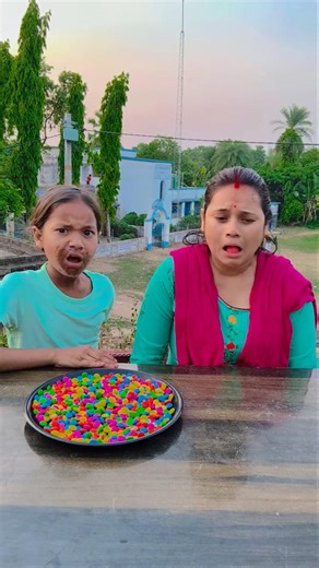 Cute mom has fun in prank 🤣🍭🍫😱💕