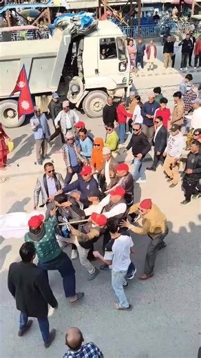 dada giri garni din janxa aba 😂 #nishanmainali #vlogger #Vlog #infinite_with_nishan #nepal