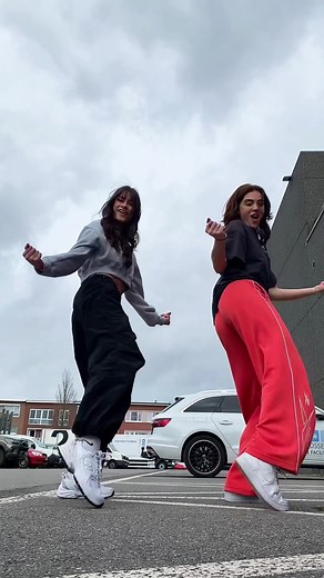 All your ladies pop like this😌🔥 #dance #besties #duo #show #trend #dancers #rehearsel @Margaux💋