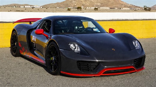 Porsche 918 Spyder highlights hybrid hypercar engineering