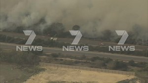 A large bushfire is burning next to the Kwinana Freeway. Southbound lanes have been closed in Baldivis. MORE | A bushfire EMERGENCY WARNING has been issued for people in an area bounded by Bertenshaw Road, St Albans Road, Folly Road, Young Road, Doghill Road and Kwinana Freeway on the eastern side of Kwinana Freeway and Nyilla Approach, Baldivis Road, Claret Ash Boulevard and Kwinana Freeway. | 7NEWS Perth