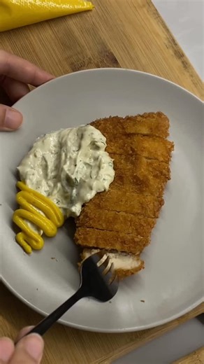 Enma on Instagram‎: "صوص الترتار✨ غريب صراحه دايما اشوف يسوونه شيف الاكل الراقي حتى في مسابقة Culinary Class Wars دايما يستخدمونه مع اضافاتهم سواء اعشاب اسيويه او فواكه ماكنت متقبله فكرة ان صوص فيه مانجو الين سويته وذقته واعتقد بيكون رهيب لو حطيت قطع مانجو🥰 #culinaryart #explore #fyp #foryou #مطبخ #kitchen #صوص #tartarsauce"‎