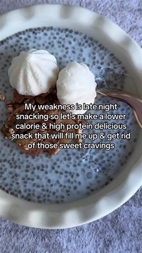 Mona on Instagram: "✨Blueberry Chia Jelly✨ Just quick and easy low calorie and high protein meals here! Prep this the night before for a delicious, nutritious and filling snack that will keep you full for longer and satisfy those sweet cravings. Recipe by @snippetsofmona ⤵️ Ingredients: 50g chia seeds 1 sachet lite jelly blueberry flavour @i_like_aeroplane_jelly 200g greek yoghurt @farmersuniongreekyogurt 3 scoops tasteless protein @costpricesupplements Method: Make up jelly as per packet instru