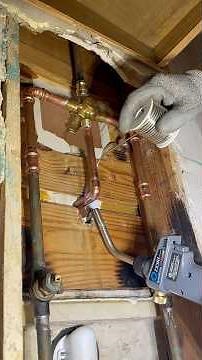 How to replace a leaking shower tub faucet #plumbing #bathroom #shower #showervalve #showerfaucet