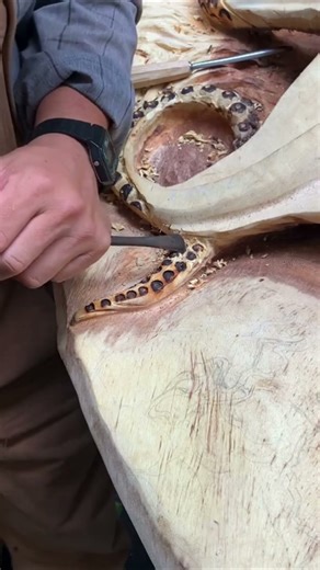 Watch This Octopus Come to Life in Wood | Art by OahuTiki