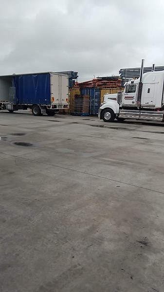 Mervyn Johnstone (@mervyn.johnstone)’s videos with Trucking - Brodie Reveir