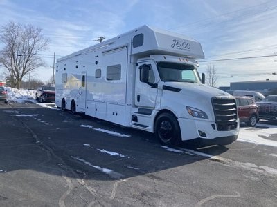 2026 JDCC 46' Freightliner Custom Coach for sale in EDGERTON, OH, Price: $895,900