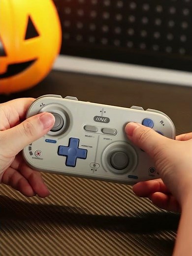 🤩 This Tiny Controller Does WHAT?! IINE Retro Pocket Controller #gaming #nintendoswitch #switch2