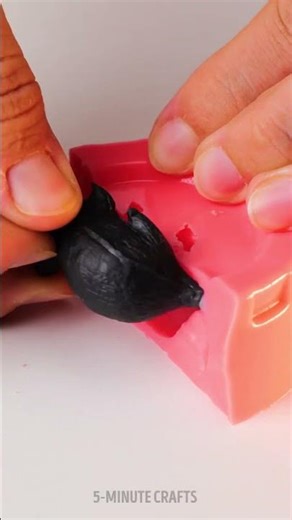 Say cheese! unusual transformation of simple shoes👠