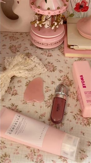 Morning routine.🌸🩰 #morningroutine #morningvlog #coquette #aesthetic #pinkaesthetic #grwm #pilates