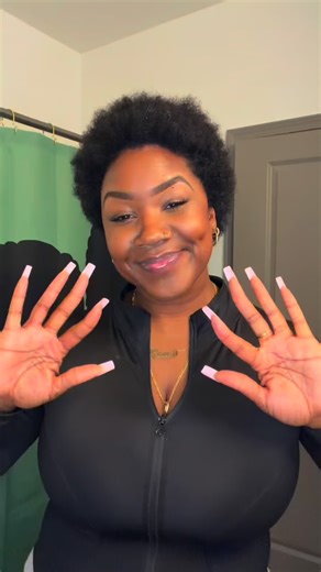 Afreecáh Simóne on Instagram: "Hey y’all heyyyyy! I’m back with another hair tutorial! My go-to TWA style will forever be Finger Coils. They’re quick and last up to about 6-8 days. And if I can be honest day 3 & 4 coils are my faaaaaav. Maintenance is easy, I just put my bonnet on for bed and in the morning a quick spray of leave-in water (water + @donnasrecipe Leave-In Conditioner) and a few drops of the @donnasrecipe Nut Free Strengthening Oil does the trick. 👌🏾 • For my coils I used all of