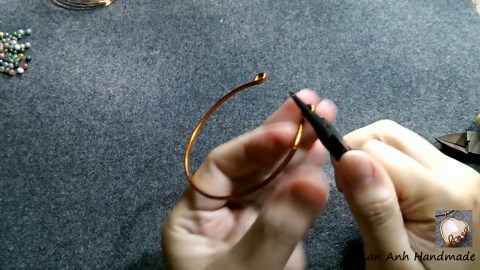 How to make wire jewelry - bracelets with small stones 137