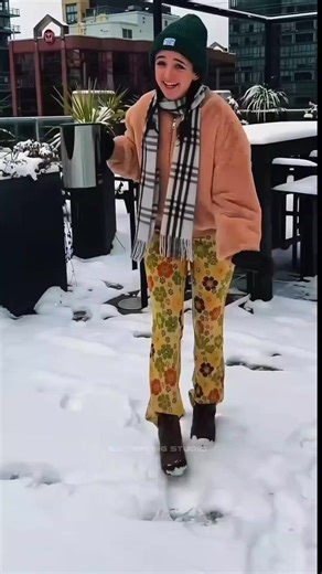 Satisfying Snow ASMR: Relaxing Sounds of Falling Snow