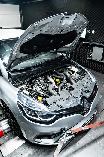 Renault Clio 4 RS Cup 1.6T 🚗💨 Agile et dynamique, découvrez cette compacte sportive signée Renault sur notre banc de puissance ! 💪🔥 ◾Stock (annoncé par Renault) : 200 CH / 240 NM ◾Réel : 191 CH / 247 NM ◾Stage 1 : 226 CH / 348 NM La boite de vitesse a été reprogrammée. 📈 Gain : 35 CH / 101 NM Après reprogrammation, elle libère encore plus de puissance, prête à relever davantage de défis sur route ! 😎 —————————————— Agile and dynamic, discover this sporty compact from Renault on our dyno! �