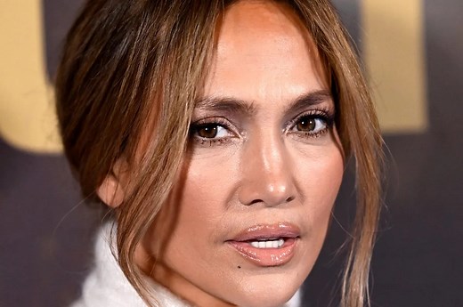 Jennifer Lopez's Outfit Completely Fell Apart On Stage, And She Was Just Standing There In Her Underwear Like The Rest Of Us During Our Nightmares