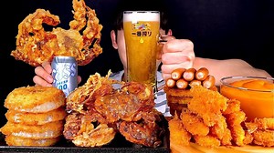 『Bonggil』中文 6.25 软壳蟹炸至连壳一起食用🦀洋葱圈脆皮香肠土豆煎饼🌸咀嚼音