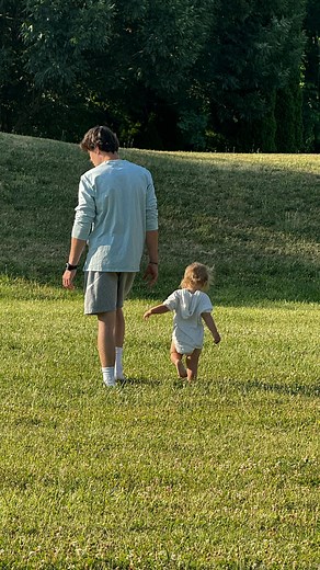 Addie McCracken on Instagram: "Hi! Here is a little mini morning vlog肋 ily!"