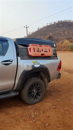 "Beautiful view, peaceful mood, Hilux life."🚘🌿🌞 #hilux #overlandcommunity #carshorts #automobile