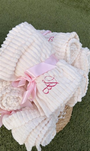 Bulk Embroidered Wedding Blanket Favors, Personalized Flannel Monogram Event Guest Keepsake Gifts - Etsy