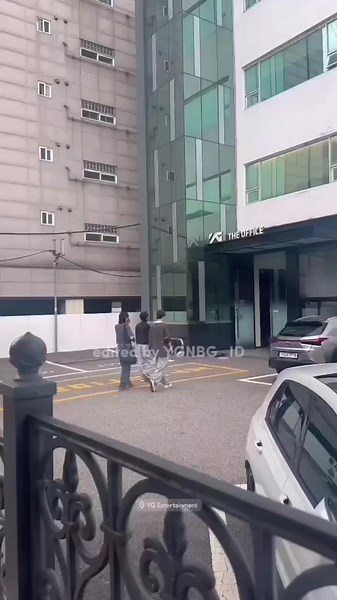 YGNBG Trainees Enter YG Training Center (Former YGX Building)