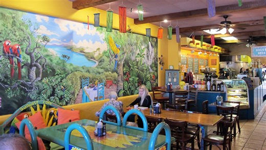 Where to take visiting grandkid? 5 restaurants popular with Zoomers in Naples