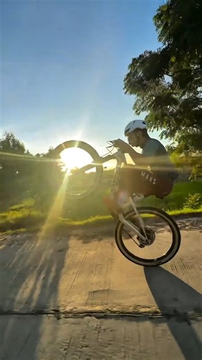 🎉🎉VISP BUILDER M SERIES 2024🎉🎉 M-Series 29er สวย ดุ คุณภาพแน่นด้วยเทคโนโลยีใหม่ ✨ “Rim Feature Asymmetric” การออกแบบนี้ช่วยชดเชยน้ำหนักของเฟืองขับ กระจายน้ำหนักของล้อให้สมดุล 📍 ราคา 18900 บาท "สนใจสินค้าสอบถามได้ที่ร้านตัวแทนจำหน่ายใกล้บ้านคุณ 🛒สอบถามข้อมูลสินค้า🛒 🔗 website : https://bit.ly/3NRP0TV 📱Line@: https://page.line.me/krr0579n 📱IG: https://www.instagram.com/vispbuildercycling/ 📱Tiktok : https://bit.ly/3AAE0ac 🎬Youtube : https://bit.ly/40wbPUw ☎️โทร. 06-4396-6837, 083-850-003