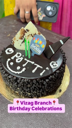 Ramesh MA Vizag on Instagram: "🎁🎁*Surprising Special Offer to this Batch from Ramesh Makeup Academy*🎁🎁 *Join 30 days Master Makeup Course – Start Earn in a Short Period* 👉 *20+ Years Film Industry Experienced Faculty* 👉 *Teach Marketing Skills – How to Deal with Clients* 👉 *Friendly Nature – Faculty with Students* 👉 *Providing Branded Products for Practice* 👉🏿 *What we will give…* 🌟Basic to Advance level... 🌟ID card 1 year support... 🌟International products for Practice... 🌟Interna