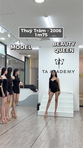 Mê Mẩn Với Dàn Model Đỉnh Cao Trong Catwalk