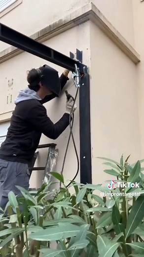 Construcción de Pergola: Avances del Proyecto