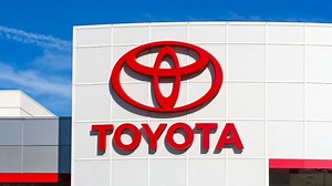 Warning from Toyota Mechanic on How Dealership Mechanic Almost Ruined This Toyota 4Runner Engine