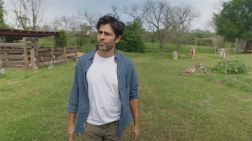 Actor Adrian Grenier recently partnered with Sunrun to transform his property outside Austin, TX, into a modern day #sustainable homestead. Using clean, sustainable #energy from #solar and home #batteries, he and his family feel safe knowing their home is protected from #power outages.🌞⚡️🔋🏡 | Sunrun
