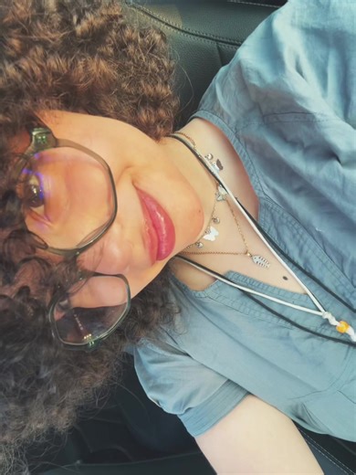 Exploring the Vibes of 80s Funk and Grunge Music