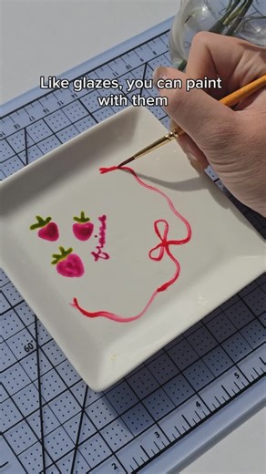 Saint Valent | Glass Artist on Instagram: "😮 When I realized I can customize my own ceramic plates at home using the Porcelaine 150 paints by @Pebeo__usa 🎨💛 #ad Is anyone else LOVING the trend of colorful ceramics with whimsical designs? 👀💘 Since I am trying to host more in the Spring, I REALLY wanted to get one 🤩 That’s when I realized I can paint my own using these artist-quality ceramic paints 👩🏻‍🎨 Like glazes, the Porcelaine 150 paints can be mixed to create custom colors + layered