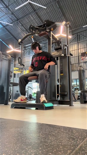 Deadstopping on pec deck feels lowkey good. #g59