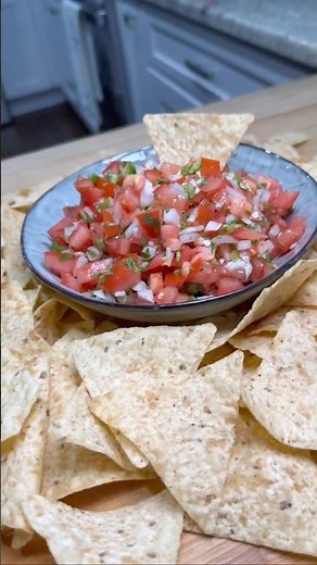 How to Make Fresh Pico de Gallo in 5 Minutes! Easy Fresh Salsa