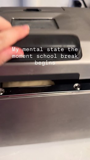 Anyone else? My @breville bread maker saving the day and some sanity 😆 ✌🏻💚 #mommoments #momhumor #momfunny #bakeday #breadmaker | OK Gardener