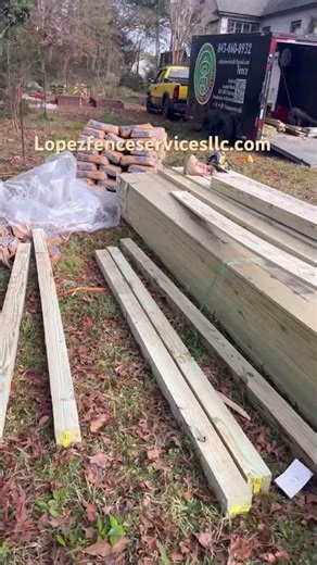 Setting fence post. Fence installation this is how we do it #fencebuilding #construction