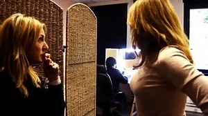 J-4 ! A 4 jours de la diffusion des nouveaux épisodes, le commandant Marquand a eu envie de changer de look ! Et comme à son habitude il n'a pas fait les choses à moitié ! Alice n'a pas l'air d'être convaincue, et vous, il vous plaît le nouveau look de Marquand? #NeversFamily | Alice Nevers