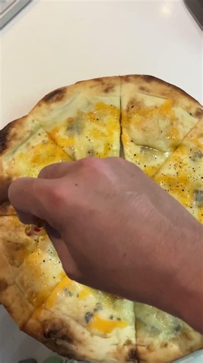 はちみつダバダバピザ#pizza #はちみつ #ピザ