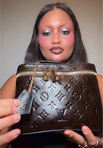 Inside My New Louis Vuitton Nice BB Makeup Bag