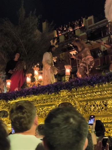 Hermandad de los Panaderos Misterio de nuestro Padre Jesús del Soberano Poder en su Prendimiento por la Plaza del Salvador. #Sevilla #Panaderos #Prendimiento #Cigarreras
