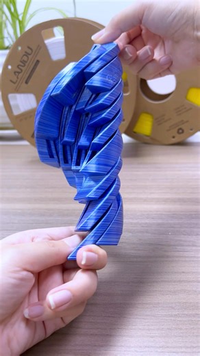 Slime Ball Fidget Toy by Ruven Bals Print in Place 3D Model by @ruven_bals on thangs Filament: Landu Silk Candy PLA #slime #fidgettoys #ball #3dprinting #3dprint #3dprinted #helix #dripping #3dmodel #3dart #filament #3ddesign #impressao3d | Landu