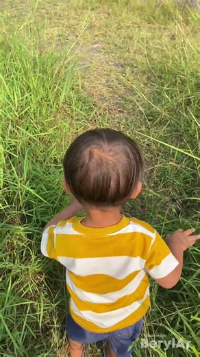 Beryl goes through the bushes #shortvideo #shorts #dramashorts #trending #cutebaby #toddler