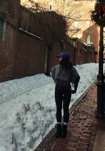 Come with me to the Frostival Lodge in Copley Square!⛺️☕️🪵 From @Meet Boston comes the coziest and coolest indoor experience. Completely furnished by @Wayfair ,and the tastiest treats from Eataly and Snacks Box! See for yourself - it’s open now!🤭 #boston #bostonvlog #bostoncreator #newengland #bostoneats