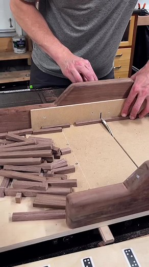 Making a tambour door is no easy feat, but @KJSawDust can rely on his Pony Jorgensen clamps to get the job done! Our steel bar clamps are seriously strong and the perfect woodworking companion. 💪🏼 #woodworking #ponyjorgensen #clampswithoutcompromise #Tambour
