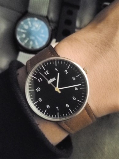 hidden lugs watch simple, good looking and very comfy. BRAUN #watchoftheday #watches #watchfan #braun