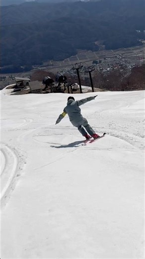 【Springtime is the perfect time to ski like a bird!】#ski #skiing #オールマウンテンスポーツdoing公式アンバサダー