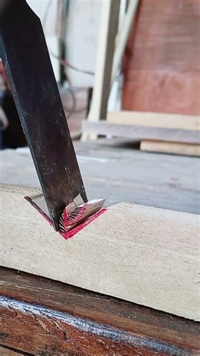 sharp manual wood chisel #woodscraft #woodworking #wood #carpenter